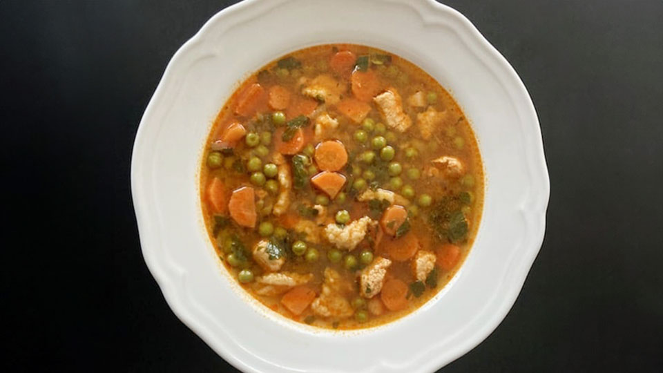 Grön Ärtsoppa med kyckling och nokedli